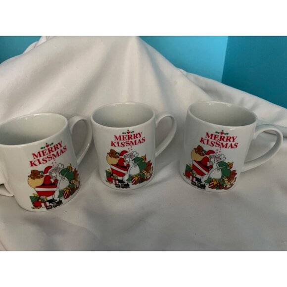 Set Of 3 "Merry Kissmas" Coffee Mugs By Nicky Kohler For Papel - Picture 1 of 5
